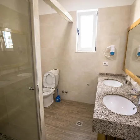 Sidi Tirana