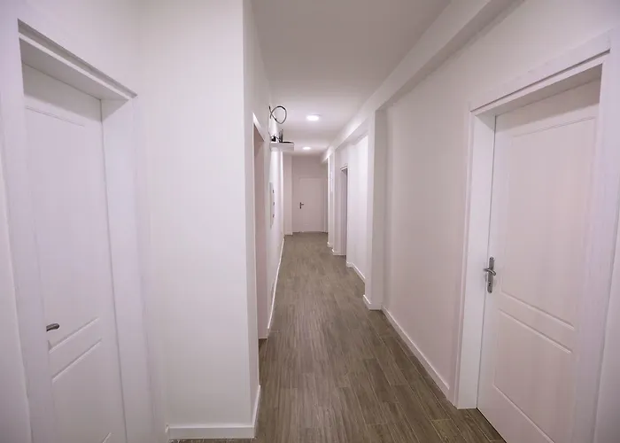 Sidi 2* Тирана